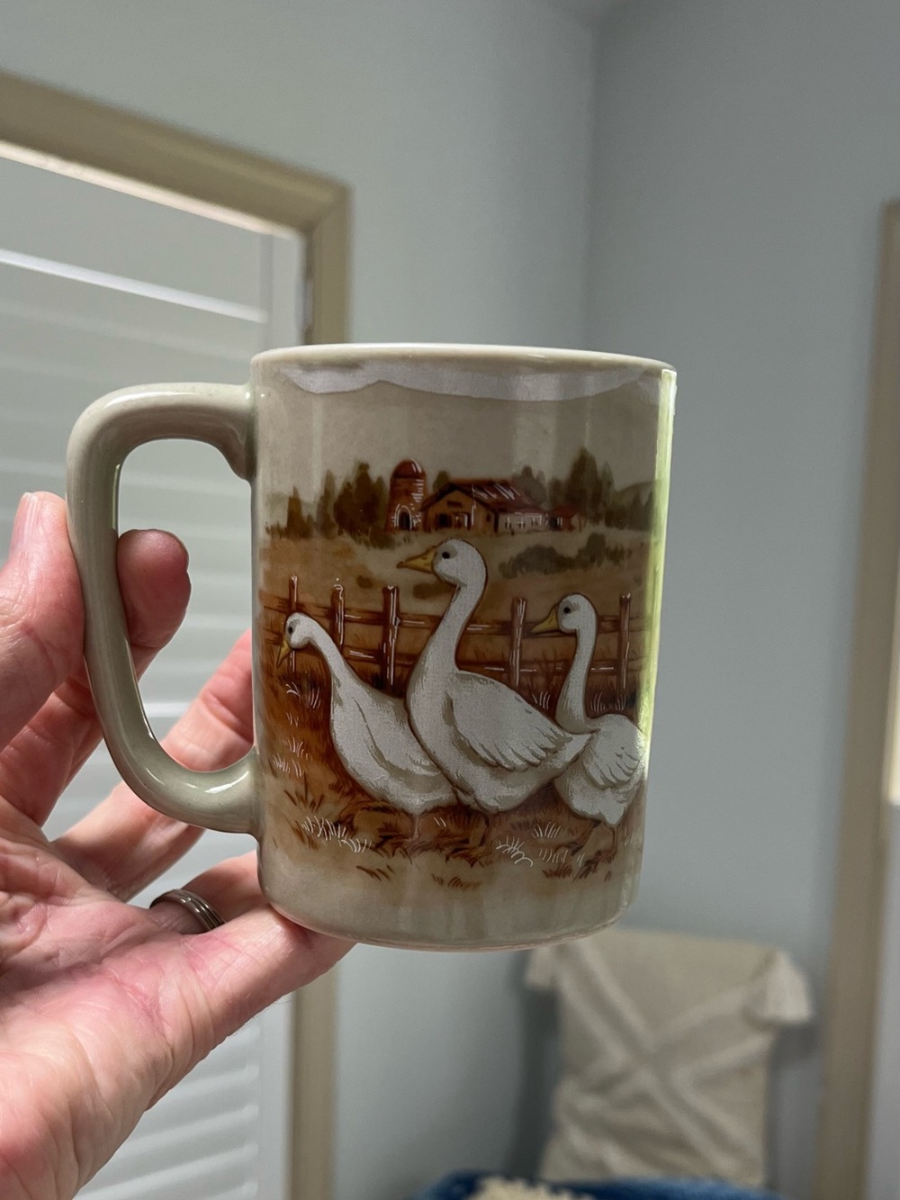 Vintage Farm Goose Ceramic Mug in Cream and Brown - Picture 2 of 11